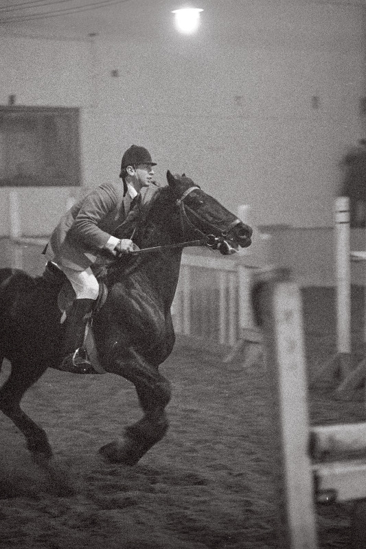 Ratsasportlane Gunnar Otspere Tallinna maneežis peetud rahvusvahelisel võistlusel avatakistussõidul.
