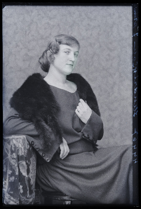 Marie Hendrikson.