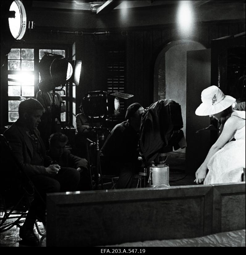 Tallinnfilmi lühimängufilm/tudengifilm "Roosa kübar".