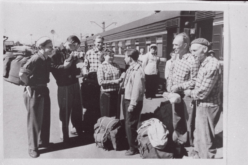 Kalevi Turismiklubi alpinistid Balti jaamas enne ärasõitu Pamiiri.