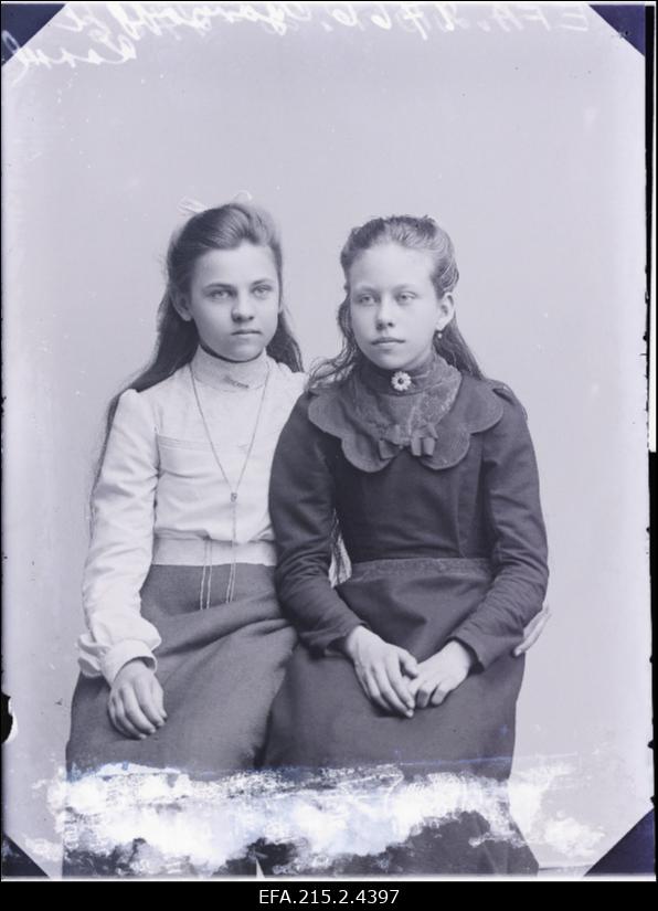 Ogurzoff (Ogurtsova) ja Lassel.