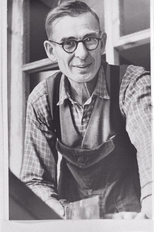 Eesti NSV teeneline ehitaja, Tallinna Ehitustrusti puuseppade brigaadi brigadir Jaan Metsmaa.