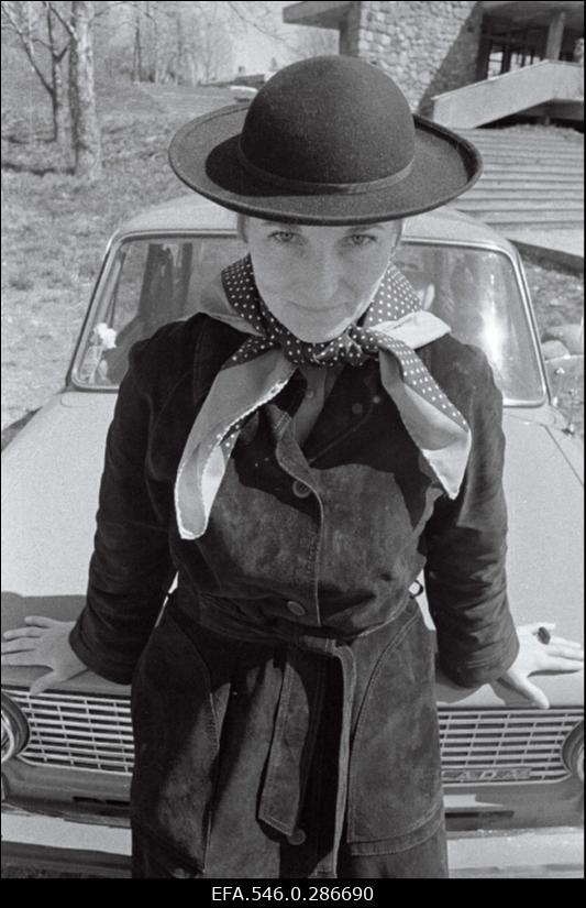 Metallikunstnik ja skulptor Nora Raba