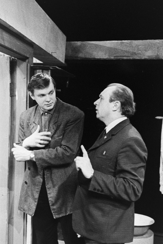 Eesti NSV Riikliku Vene Draamateatri etenduse Ardi Liivese näidendi Mürgi perenaine salvestus Eesti Televisiooni stuudios.