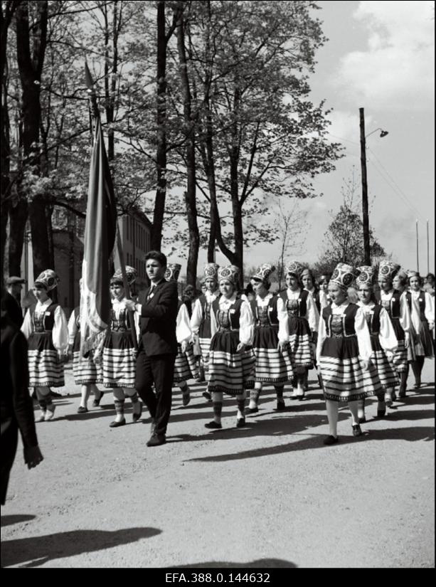 Viljandi rajooni laste laulu- ja tantsupidu.