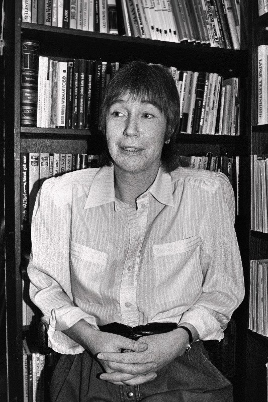 Lastekirjanik Tiia Toomet.