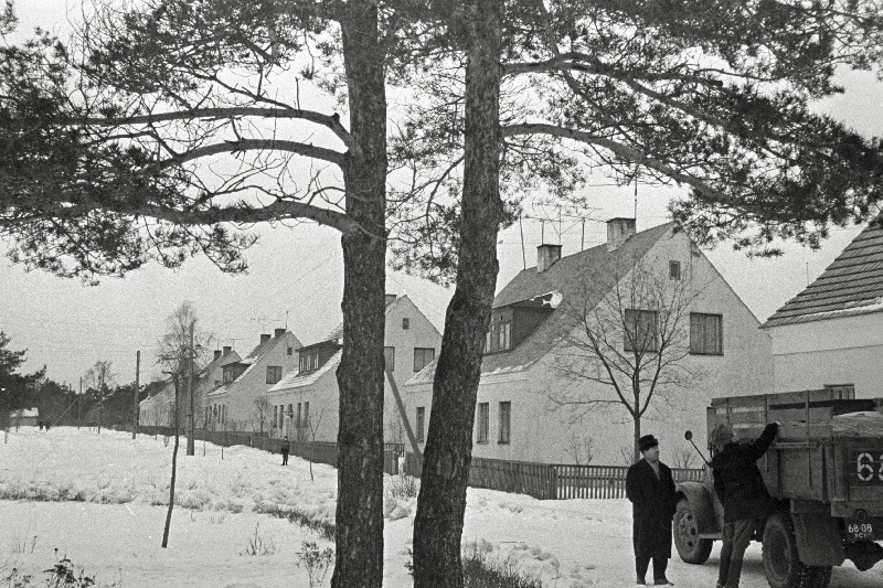 Karjaküla sovhoosi töötajate uued elamud.