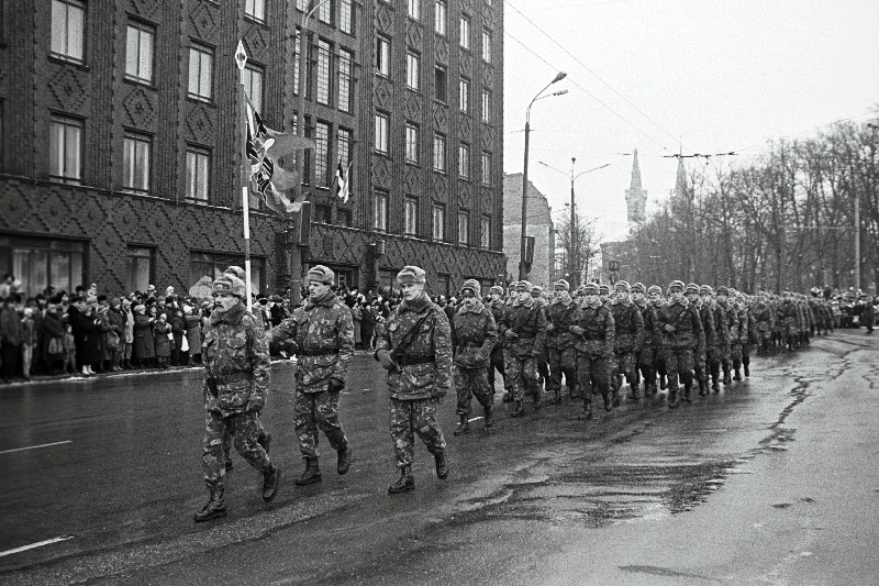 Sõjaväeparaad Vabaduse väljakul Eesti Vabariigi 75. aastapäeva tähistamiseks.