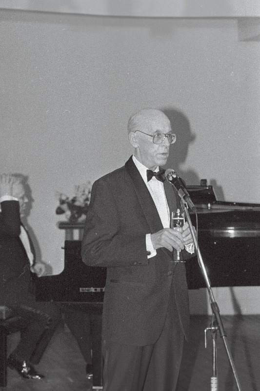 L. Meri