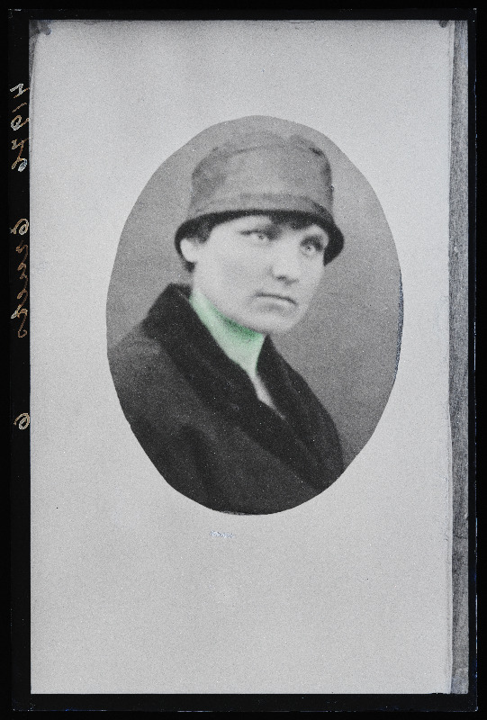 Naise foto, (30.11.1923 fotokoopia, tellija Ernets).