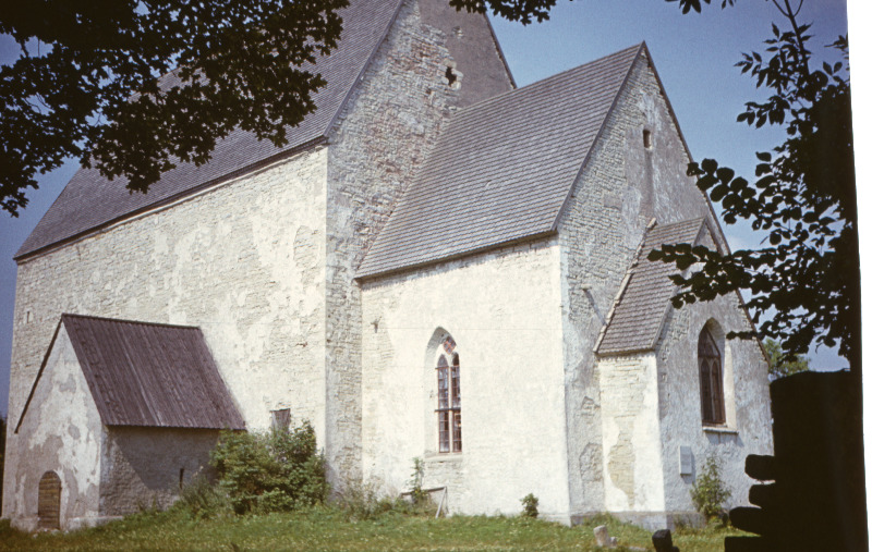 Muhu kirik.