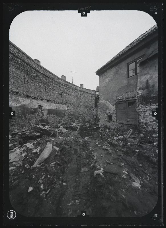 Tallinn, vanalinna kvartal nr 9 (Noorsooteatri kvartal). Fassaadide stereofotogramm-meetriline mõõdistamine.