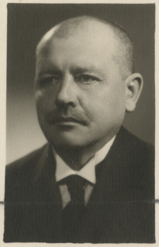 Kirepi vallasekretär Karl Püssa, portreefoto