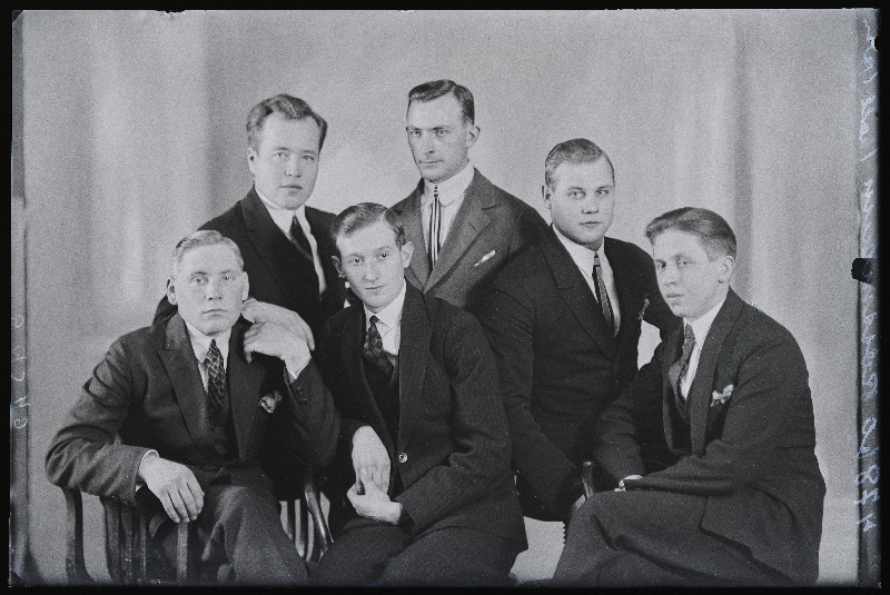 Grupp mehi, (foto tellija Rossmann).