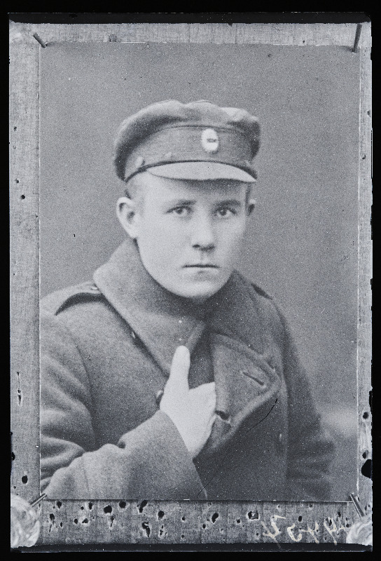 Sõjaväelase foto, (30.09.1927 fotokoopia, tellija Soopa).