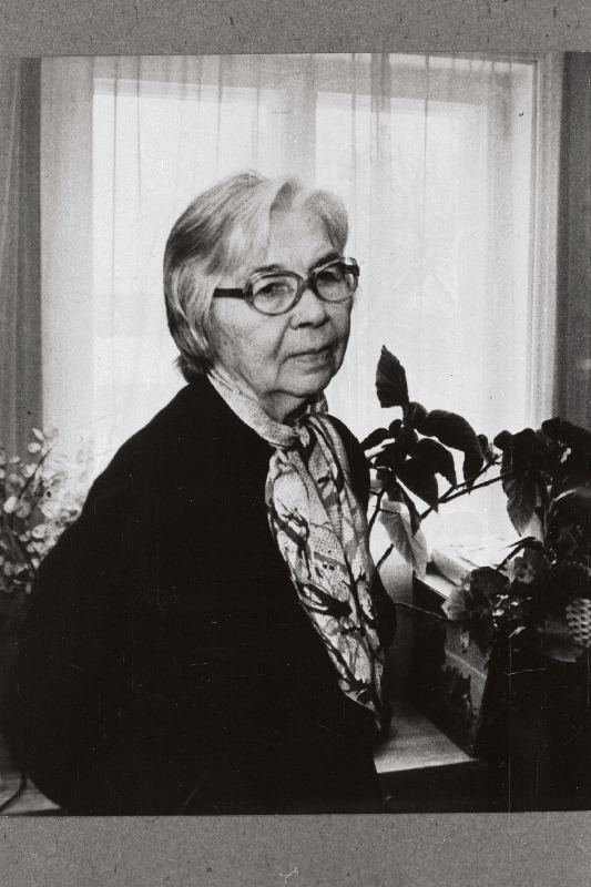 Kirjanik Veera Saar.