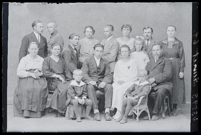 Grupp inimesi, (foto tellija Leemet).