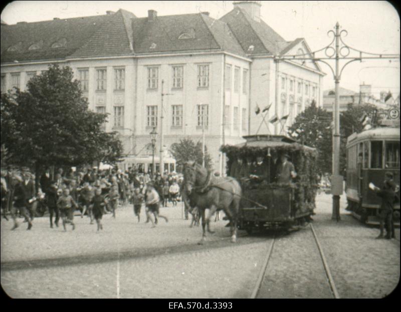 Hoburaudtee (nn. konka) asutamise 40. aastapäeva tähistamine. Konka Pärnu maanteel.