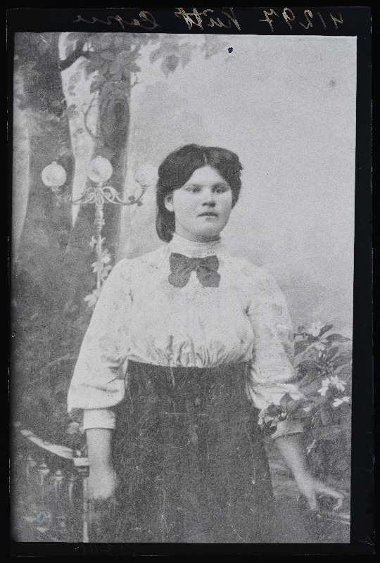 Naise foto, (14.08.1923 fotokoopia, tellija Kütt).