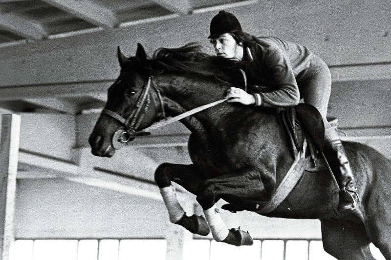 Ratsasportlane Toomas Trummer spordiühingu "Jõud" ratsaspordibaasis Niitväljal.