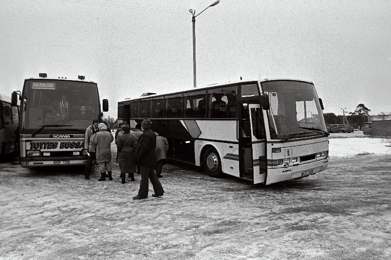 Firma "Scania" ja "Ajokki" autobussid.