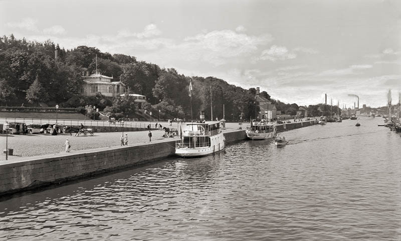 Aurajoki Läntiseltä Rantakadulta Itäisen Rantakadun-Samppalinnan paviljongin-Samppalinnanmäen-Aurajoen suun suuntaan; ulkokuva