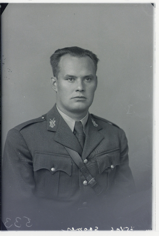 Sõjaväe Varustusvalitsuse intendatuuriosakonna sekretär leitnant Otto Soomer.