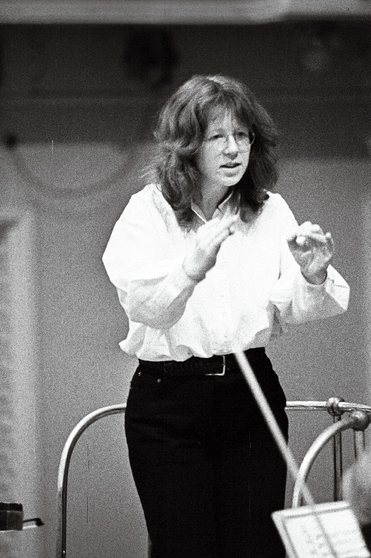 Sian Edwards Inglise rahvusooperi peadirigent.