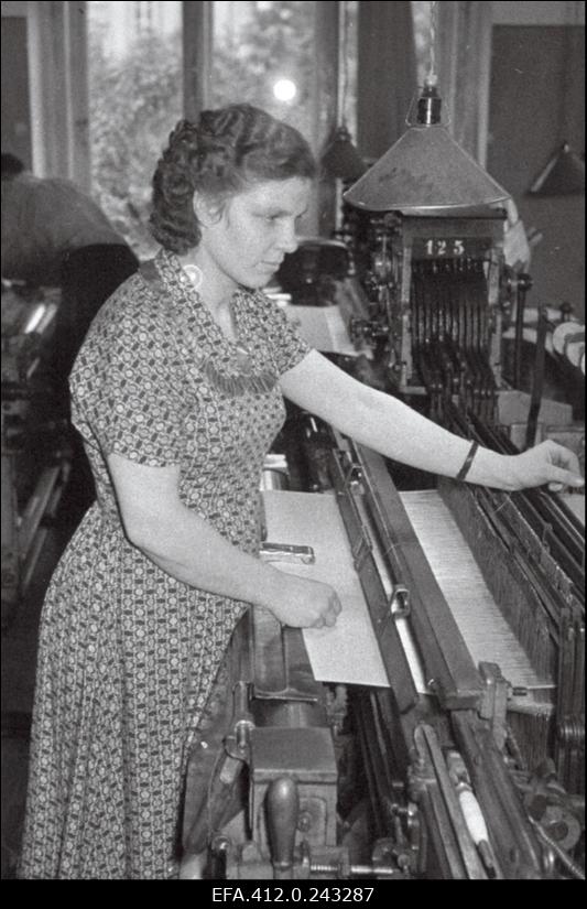 "Punane Koit" kudujaid