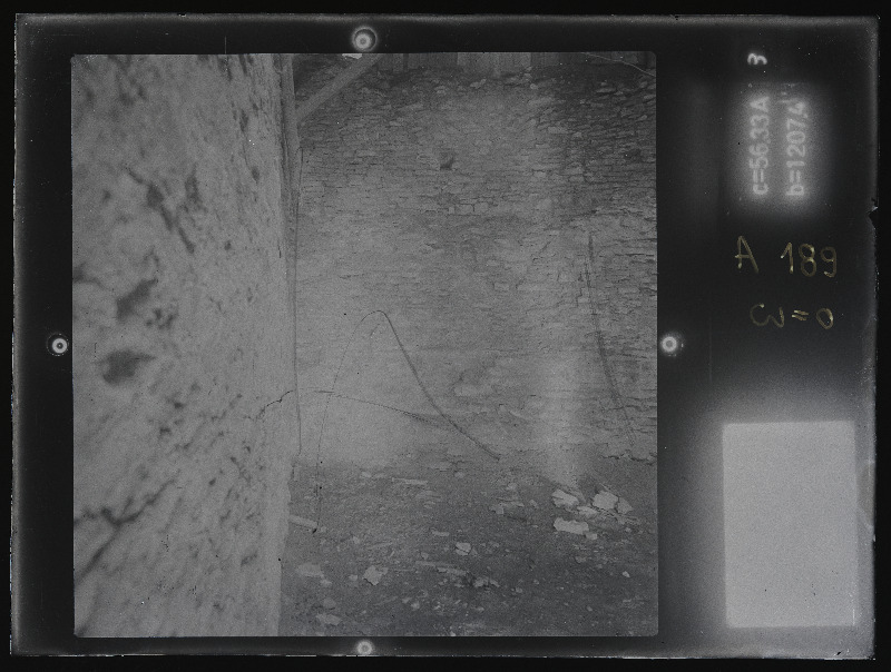 Rakvere, Rakvere linnusevaremed. Rakvere linnuse varemed vallikraaviga. Rakvere linnuse stereofotogramm-meetriline mõõdistamine.