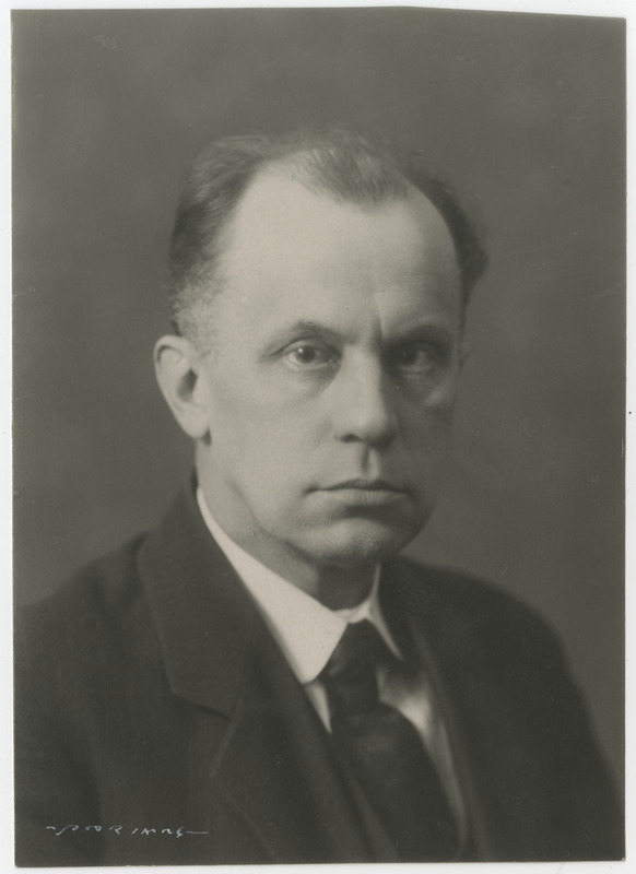 Eduard Säkk, Eesti insener, tööstur ja poliitik, Eesti Asutava Kogu liige, teedeminister 1918-1919 ja 1919-1920, portreefoto