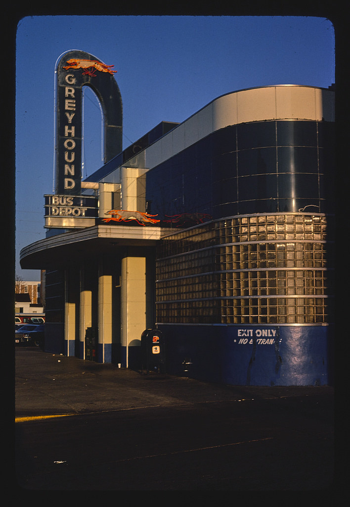 Greyhound Bus Depot, Columbia, South Carolina (LOC)