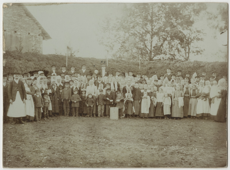 Hagudi talu- ja mõisarahvas mõisa 250. aastapäeva pidusöömingul