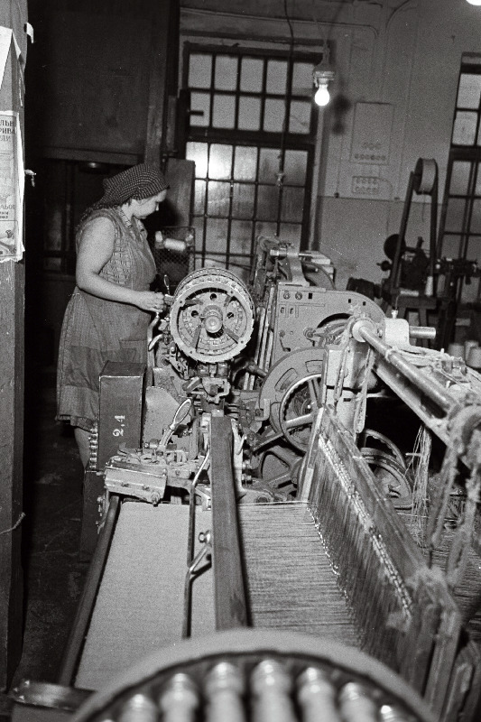 Viljandi Linaketramise- ja Kudumisvabriku töötaja Meta Puks.