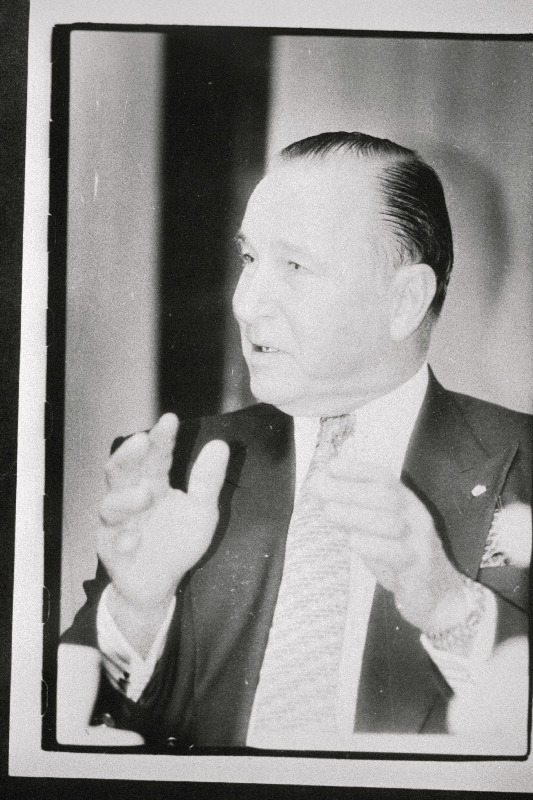 Venetsueela firma ACO president, väliseestlane Harry Männil ajalehe Kodumaa toimetuses.