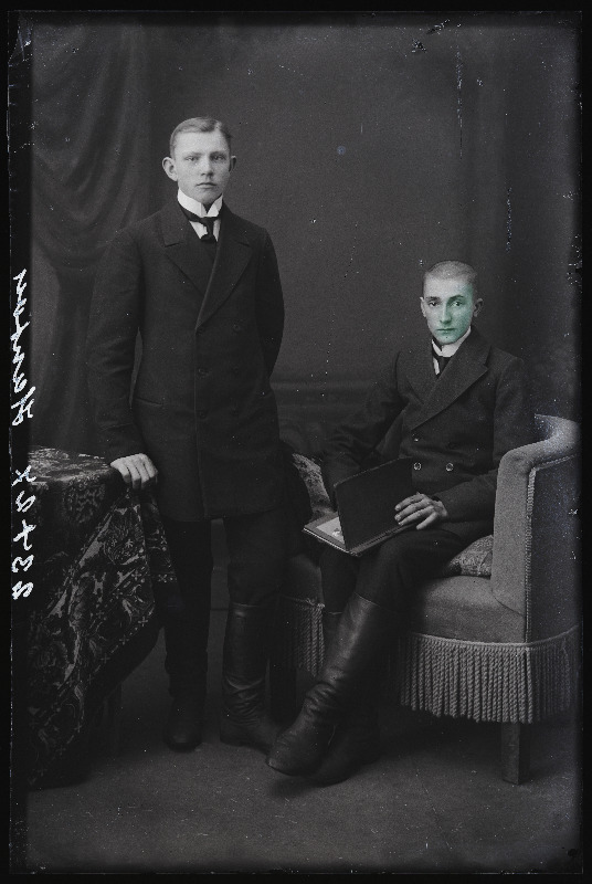 Kaks noormeest, Hanson ja Ressar.