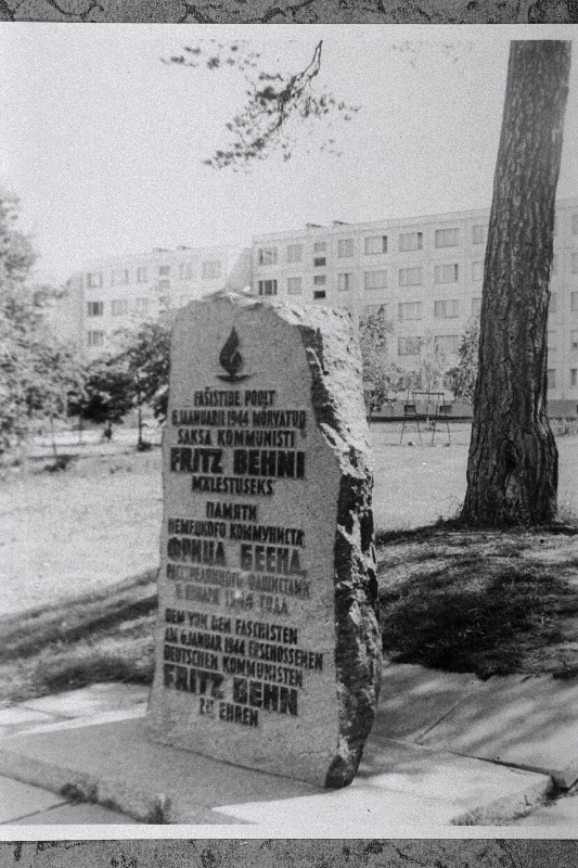 1944. a tapetud Saksa kommunisti Fritz Behni mälestusmärk Mustamäel.