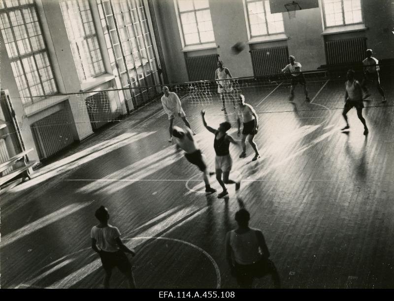 Kehaline kasvatus sõjaväes. Võrkpall.