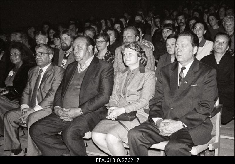 Sindi-150, pidustused.