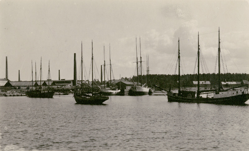 Vaade Loksa sadamale.