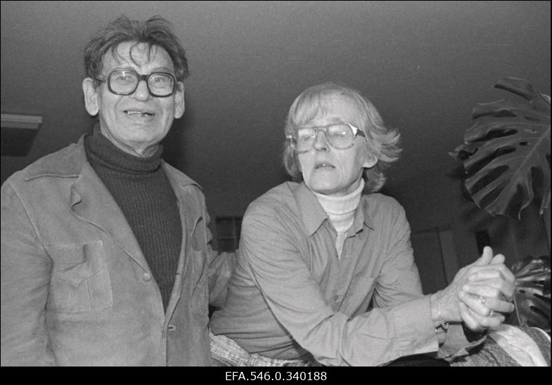 Kirjanikud Astrid Reinla (Kabur) ja Boris Kabur.