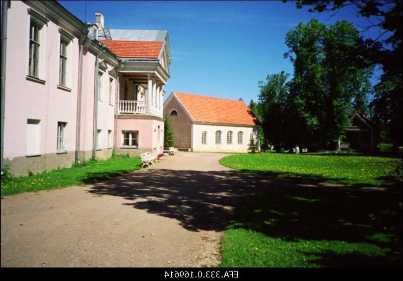 Vihula mõisahoone.
