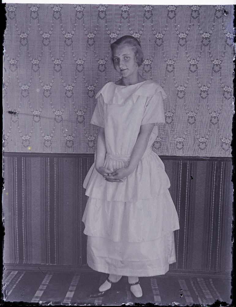 Tallinna Tütarlaste Kommertsgümnaasiumi õpilane Erika Puuman (Puuraid).