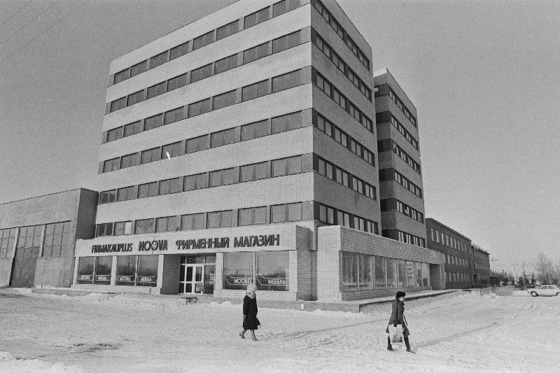 Narva Mööblikombinaadi uus hoone koos esinduskauplusega