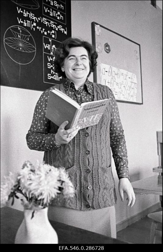 7. Keskkooli teeneline õpetaja.