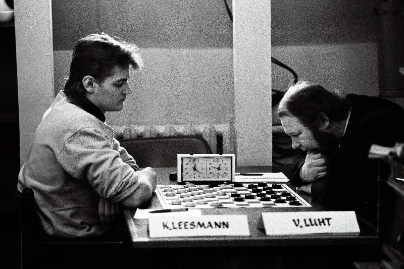 Eesti NSV meeste meistrivõistlustel rahvusvahelises kabes kohtuvad Kaido Leesmann ja Vello Luha.