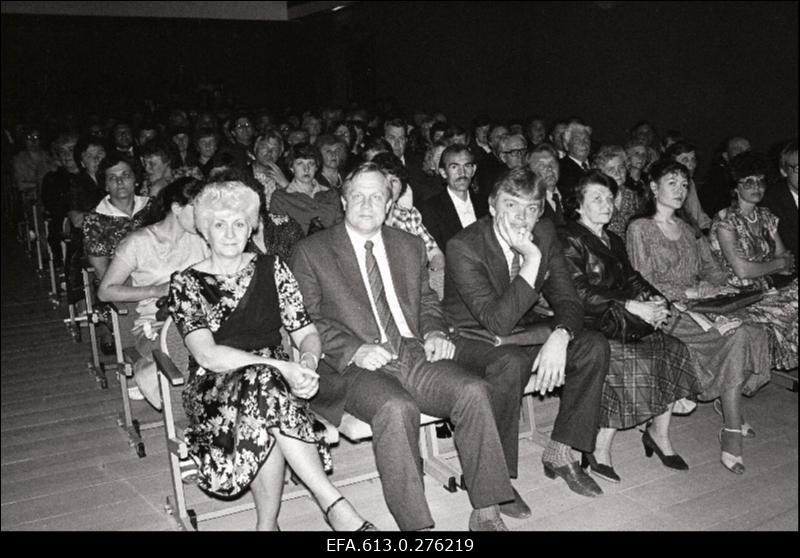 Sindi-150, pidustused.