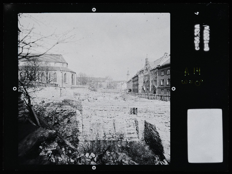 Tallinn. Kvartal nr 37. Ehitusarheoloogia. Harju tänava stereofotogramm-meetriline mõõdistamine.