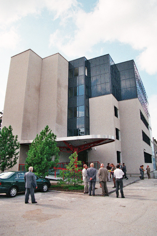 Keskkonnaministeeriumile kuuluva hoone avamineViljandi maanteel.