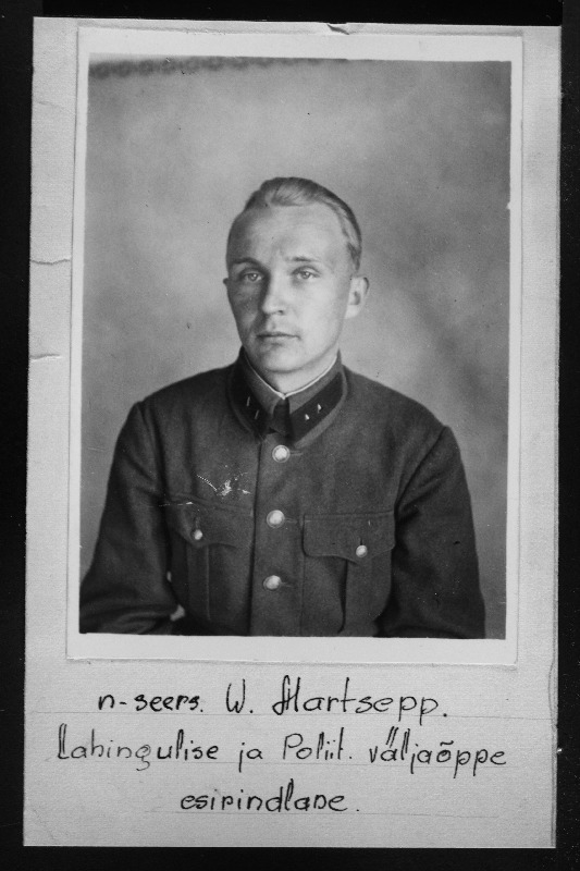 Punaarmee nooremseersant V. Martsepp, lahingulise ja poliitilise väljaõppe eesrindlane.